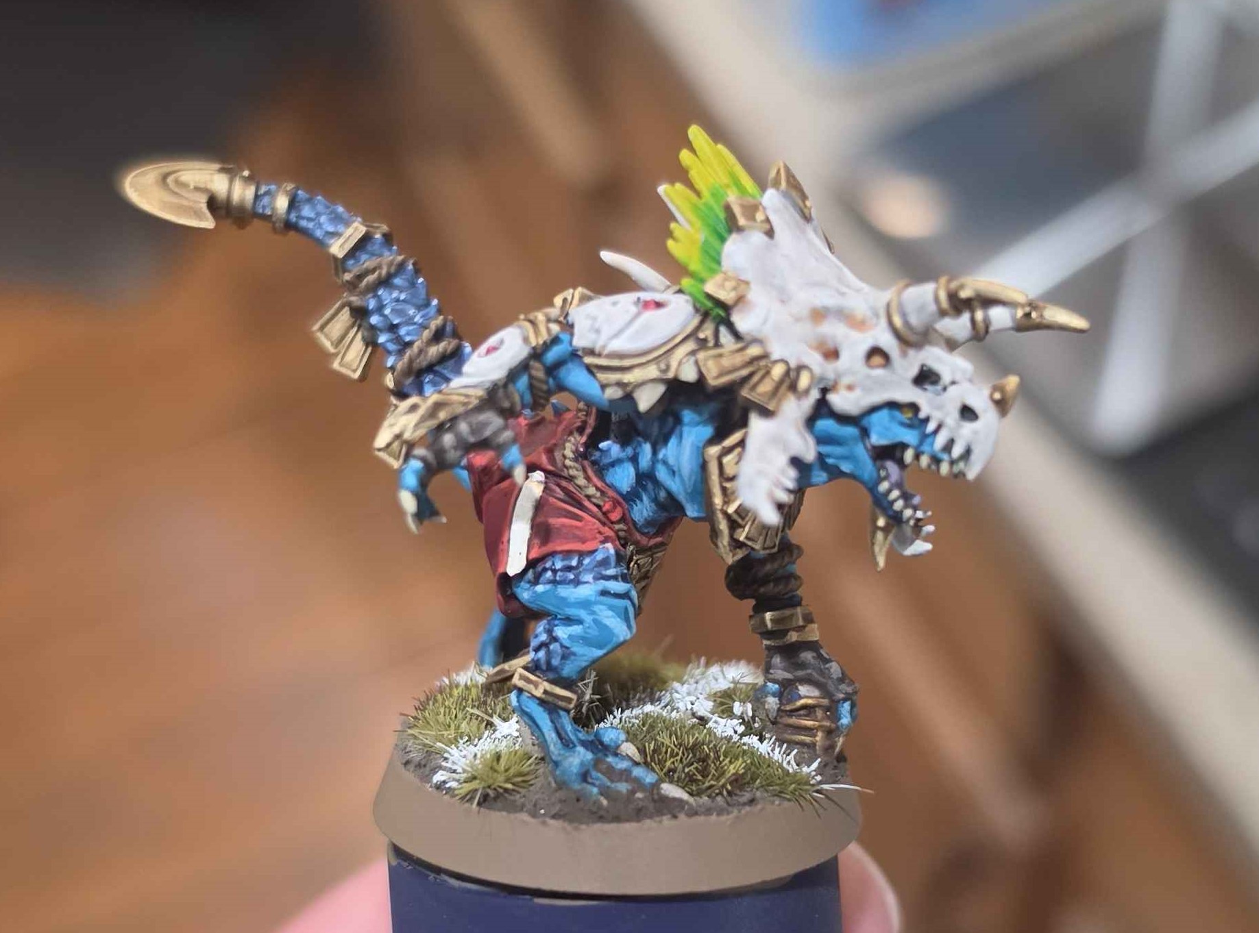 Picture of lizardman from the front.